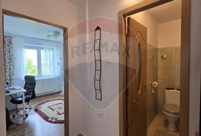 Apartament cu 3 camere semidecomandat, mobilat în Crângași - 24
