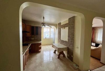 Apartament cu 2 camere decomandat în Iris