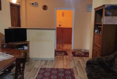 Ap 3 camere la parter cu balcon ?i beci str. Zamfirescu - 2