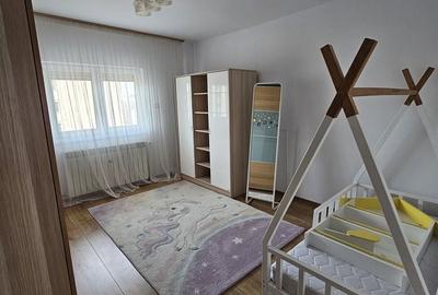 Apartament cu 3 camere semidecomandat în 1 Mai - 1