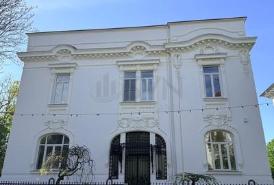 Casă individuală cu 19 camere cu Canalizare în Grădina Icoanei - 1