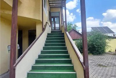 Imobil cu 18 incaperi pentru activitati diverse, in Gradiste - 2