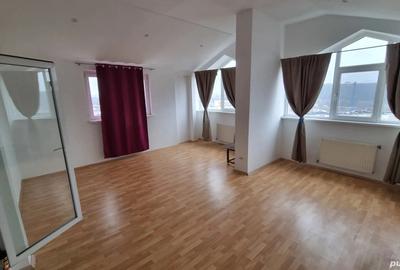 Apartament cu 4 camere decomandat în Central - 4