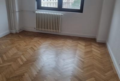 Apartament 3 camere bld Uniri Alba Iulia - 2