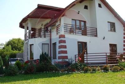 Casă individuală cu 6 camere în Ocna Șugatag