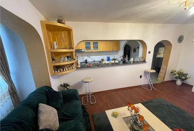 Apartament 3 camere, et 2/4, zona Panduri - 2