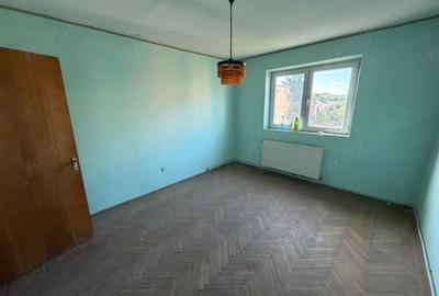 Apartament cu 3 camere decomandat în Central - 1