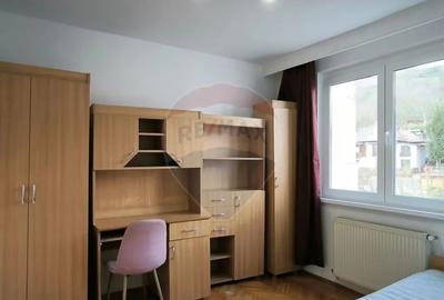 Apartament cu 3 camere semidecomandat în Mediaș - 3