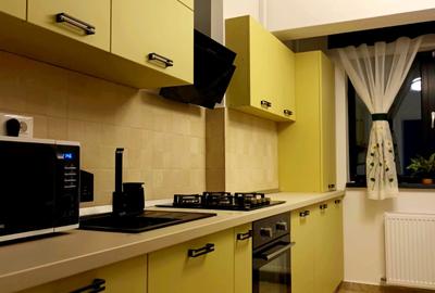 Apartament cu 3 camere decomandat, mobilat în Central - 2