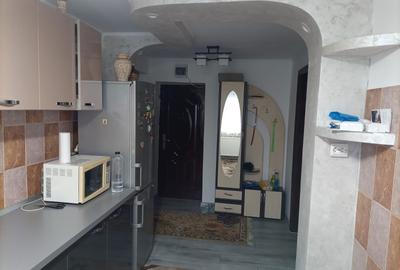 Apartament cu 3 camere semidecomandat în Central - 8