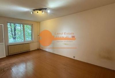 Apartament cu 3 camere decomandat în Crângași