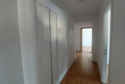 Vand 3 camere decomandat - 2