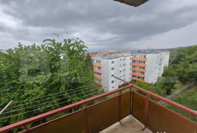 Apartament cu 2 camere semidecomandat, mobilat în Trident - 2