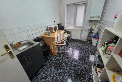 Spatiu Comercial cu ie?ire afara , Govandari ! - 5