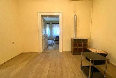 Casa 2 camere in Terezian, curte comuna, posibilitate mansardare - 3