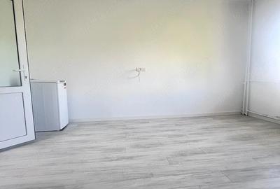 Garsonieră semidecomandată în CET - 4