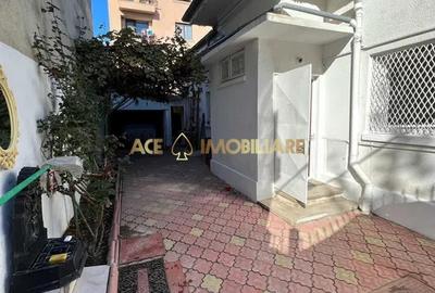 Casă individuală cu 3 camere cu Canalizare în P-ța Muncii - 1