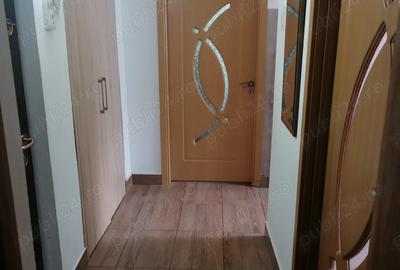 Vand sau schimb cu casa in apropierea ora?ului apartament cu 2 camere in zona Nord 57000 E - 8