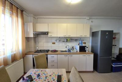 Apartament cu 3 camere semidecomandat, mobilat în Florești - 2