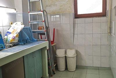 Cabinet de vanzare - 2