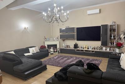 Casă cu 5 camere cu Canalizare în Moșilor - 14