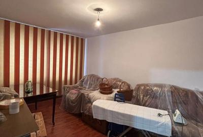 Apartament cu 3 camere decomandat în Central - 1