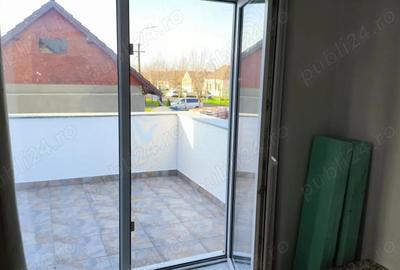 Casă cu 6 camere cu Teren 2878 Mp în Tomnatic - 1