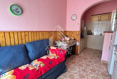 Apartament cu 2 camere la curte comuna in - 2
