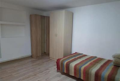 Garsonieră decomandată în Central - 2