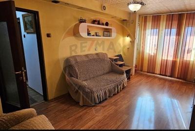 Apartament cu 4 camere decomandat, mobilat în Central - 3