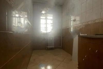 Mihai Bravu,bl.1980,reabilitat,Mixt,DECOMANDAT,Liber - 6