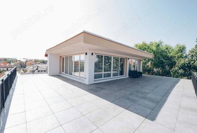 Casă cu 6 camere în Central - 1