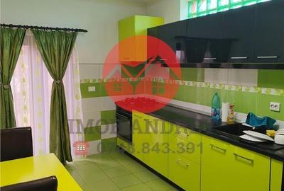 Casă cu 5 camere cu Teren 209 Mp în Central - 16