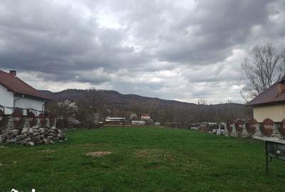 Teren de 2823 mp, în Sălătrucel - 2
