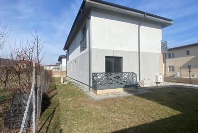 Duplex cu 3 camere cu Canalizare în Odăi - 2