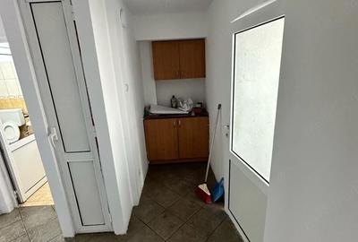 Spațiu comercial, de 50 mp, în Central - 4