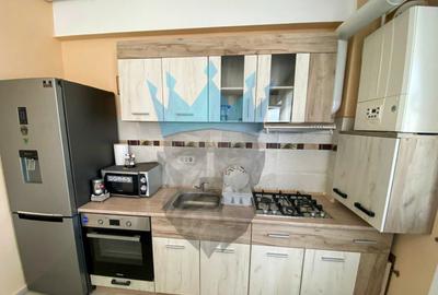 Apartament cu 3 camere semidecomandat în Central