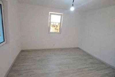 Casă cu 2 camere cu Teren 2800 Mp în Spineni - 6