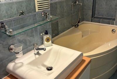 Apartament cu 3 camere decomandat în Decebal - 3