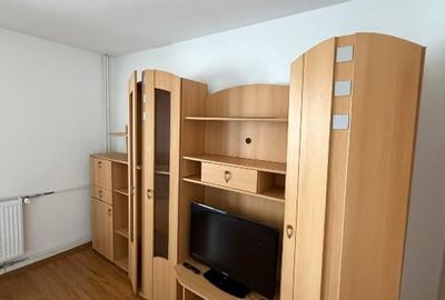 Garsonieră decomandată, mobilată în Confecții - 3