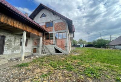 Casă individuală cu 9 camere cu Canalizare în Burla - 5