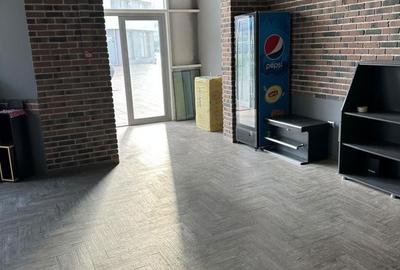 Spațiu comercial, de 98 mp, în Florești