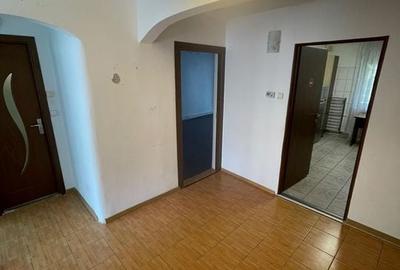 Apartament 3 camere,  70 mp , parter inalt/ 4E,  zona U.T.C.N.,Zorilor - 4