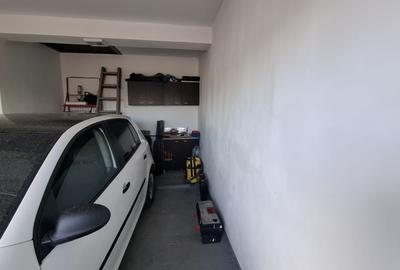 Casă individuală cu 4 camere cu Canalizare în Km 5 - 11