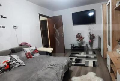 Apartament cu 3 camere decomandat, mobilat în Micro 17