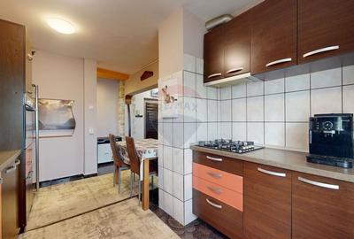 Apartament cu 4 camere decomandat în Triaj - 4
