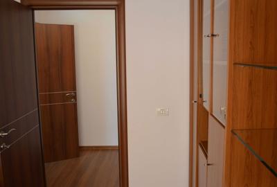 Apartament cu 3 camere semidecomandat în Titan - 4