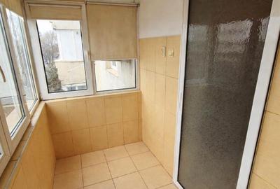 Apartament cu 2 camere decomandat în Km 5 - 7