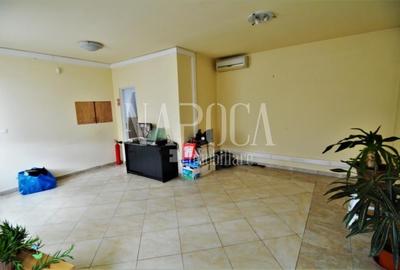 Casa 10 camere de vanzare in Floresti