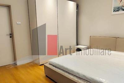 Apartament cu 3 camere semidecomandat în Dorobanți